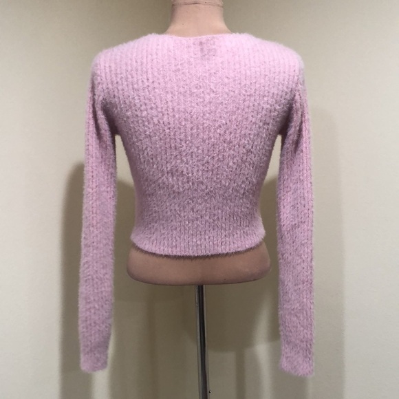 Francesca’s Collection Cropped Sweater Size Small Fuzzy Eyelash Pink Pearl - Picture 6 of 9